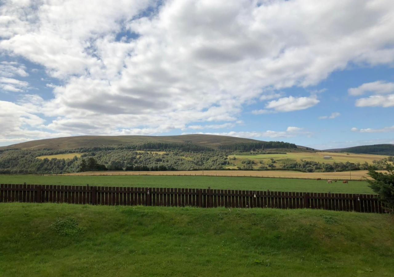Lindas Retreats Self Catering Accommodation 1 Bedroom Cottage Or 3 Bedroom House Tomintoul Eksteriør billede