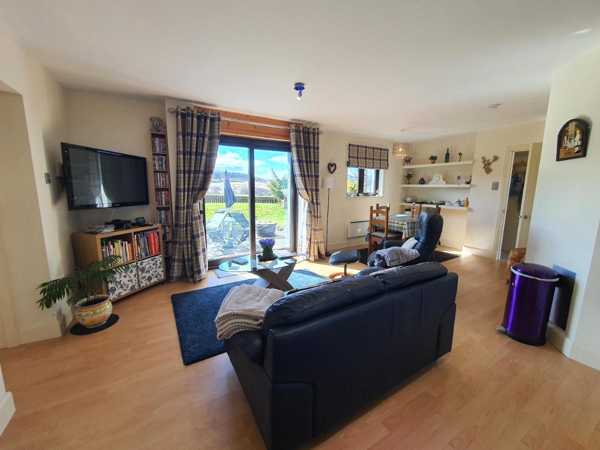 Lindas Retreats Self Catering Accommodation 1 Bedroom Cottage Or 3 Bedroom House Tomintoul Eksteriør billede
